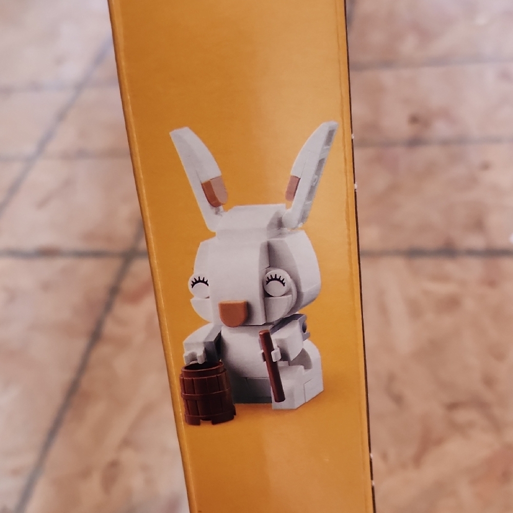 Lego Yellow and White Building Set with Rabbit - Picture 3 of 3